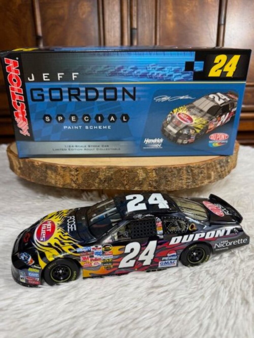Vintage Jeff Gordon Special Paint Scheme Foose 2006 Monte Carlo 1:24 Stock Car